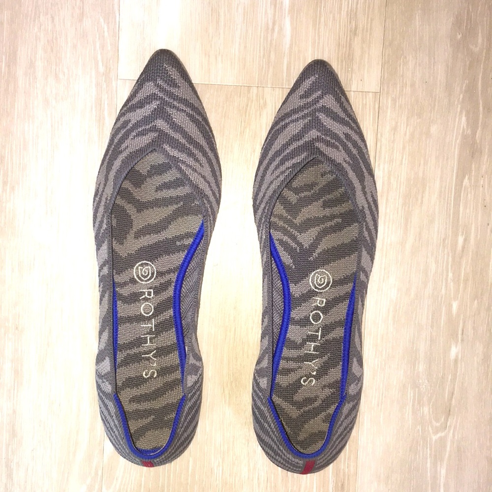 NEW - NIB ROTHYS THE POINT GREY ZEBRA PRINT SIZE 9